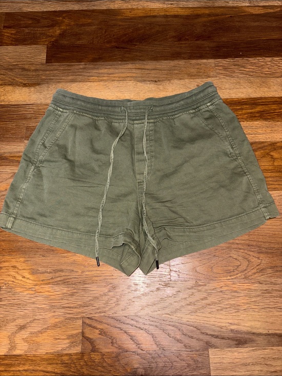 GAP Pants - GAP olive pull on shorts